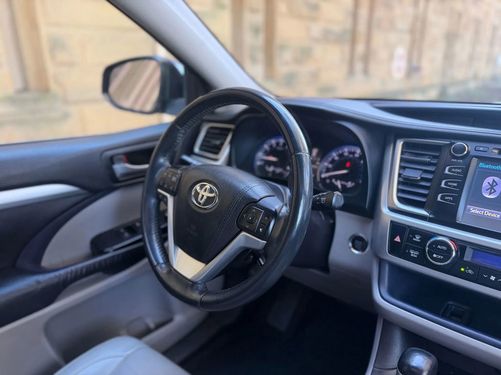 Used 2016 Toyota Highlander XLE AWD/4WD image 19