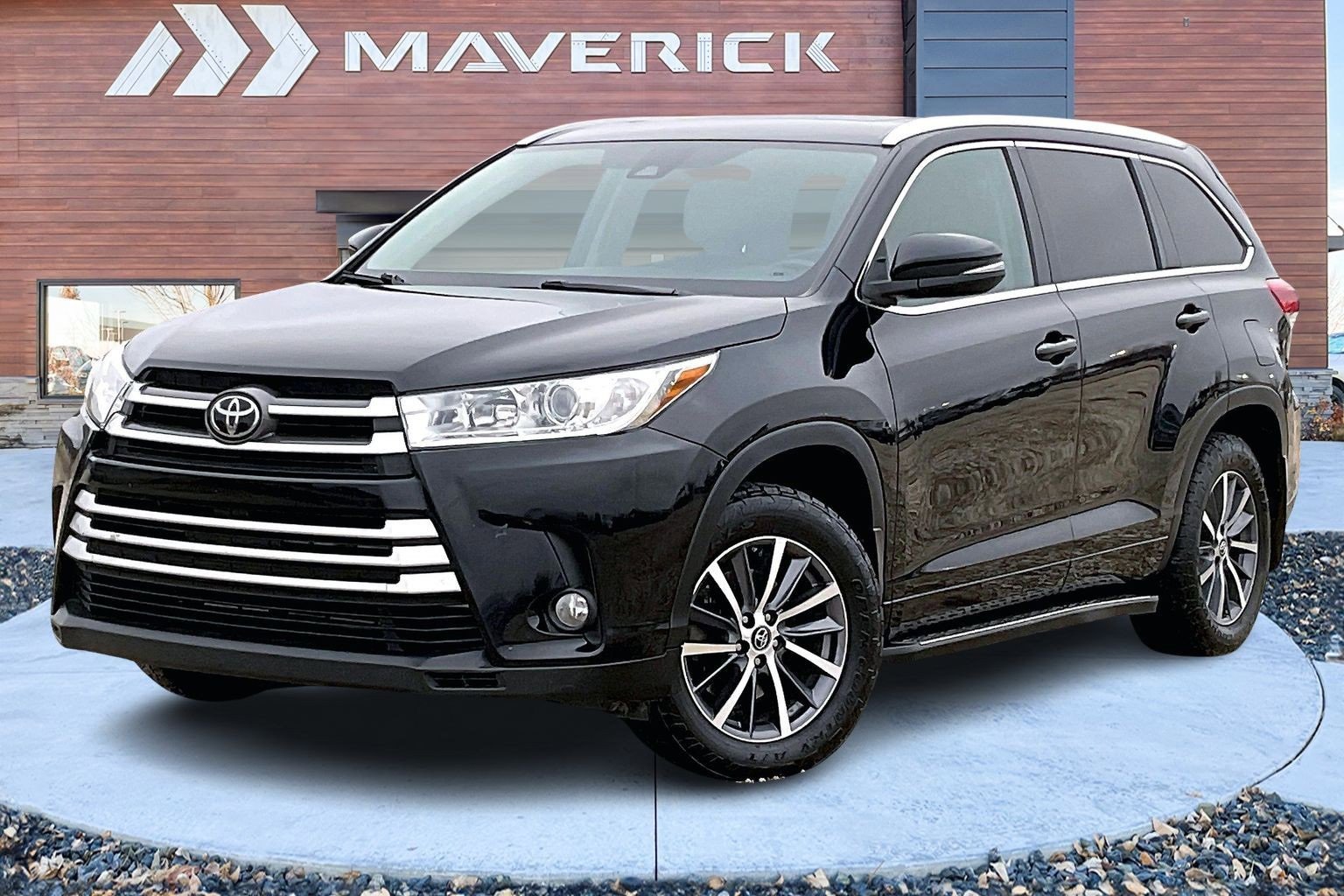 Used 2018 Toyota Highlander XLE image 3