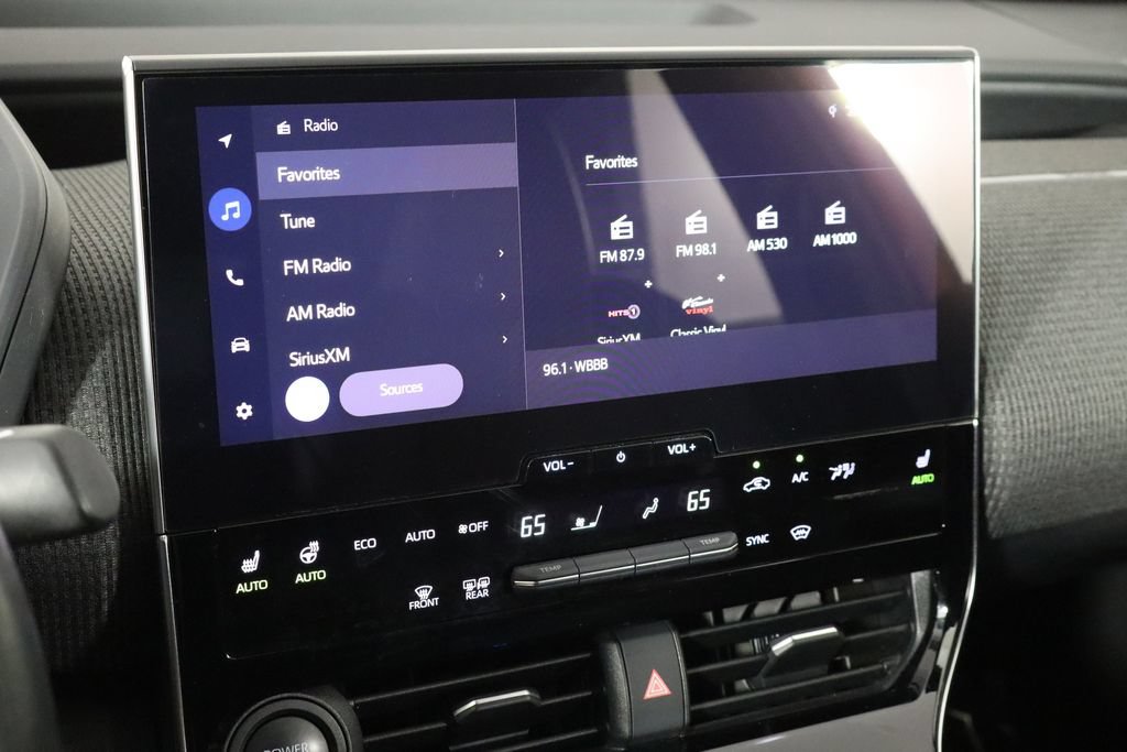 Used 2023 Subaru Solterra AWD image 33