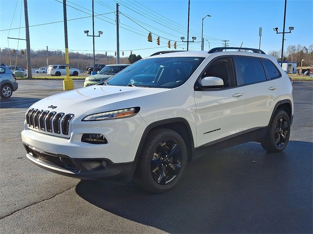 Used 2018 Jeep Cherokee Latitude w/ Altitude Package image 3
