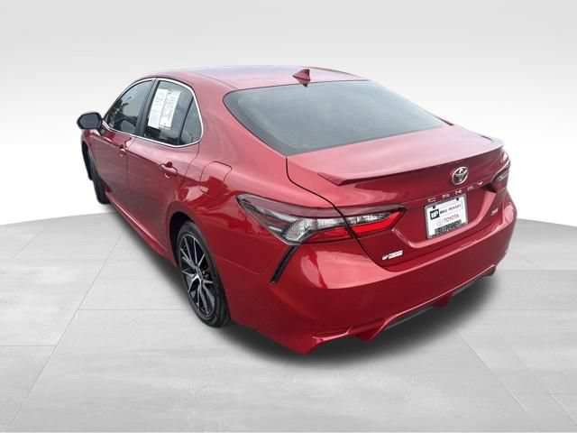Used 2024 Toyota Camry SE w/ Convenience Package FWD image 3