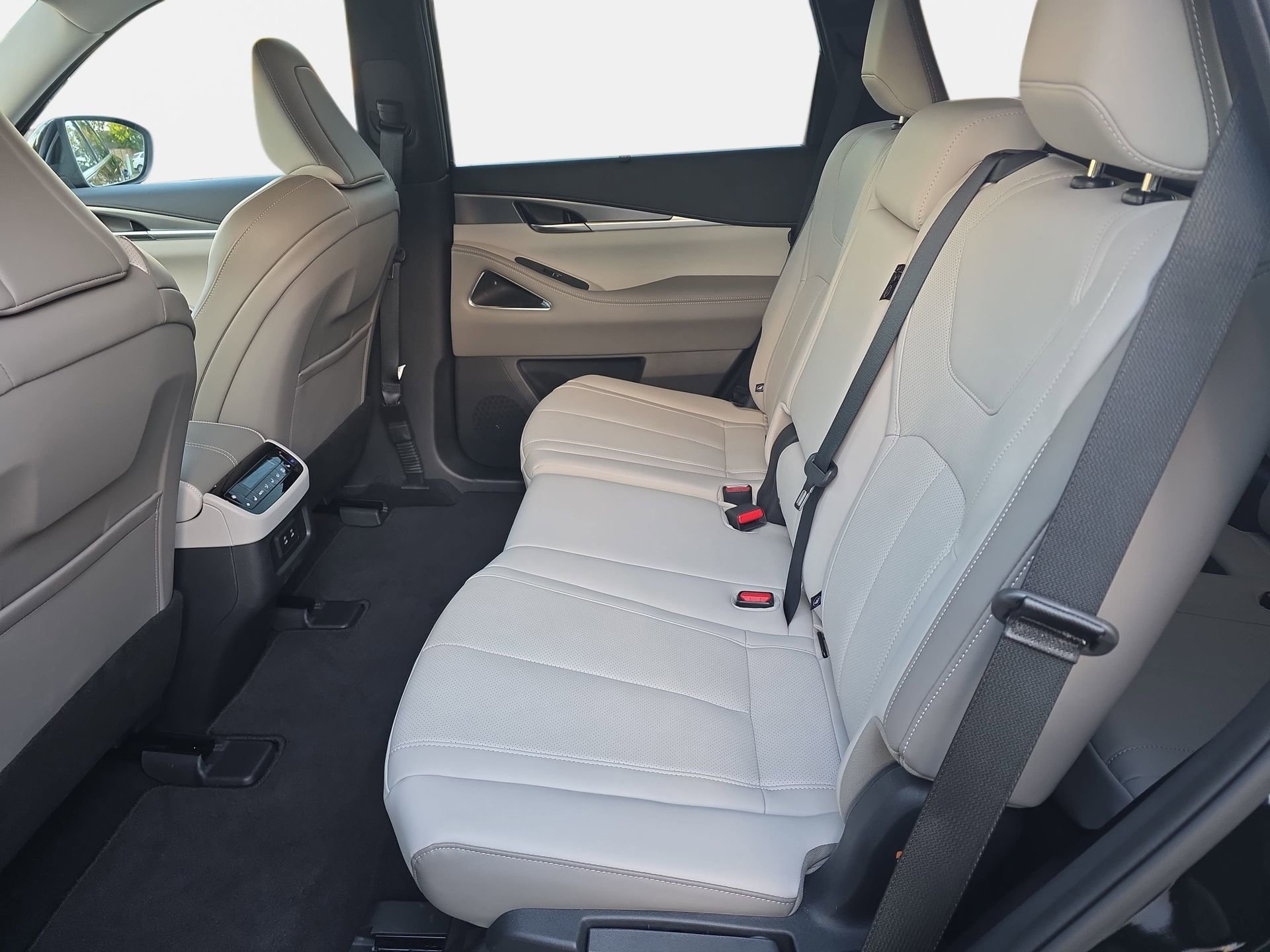 Used 2026 INFINITI QX60 Luxe w/ Cargo Package AWD/4WD image 14