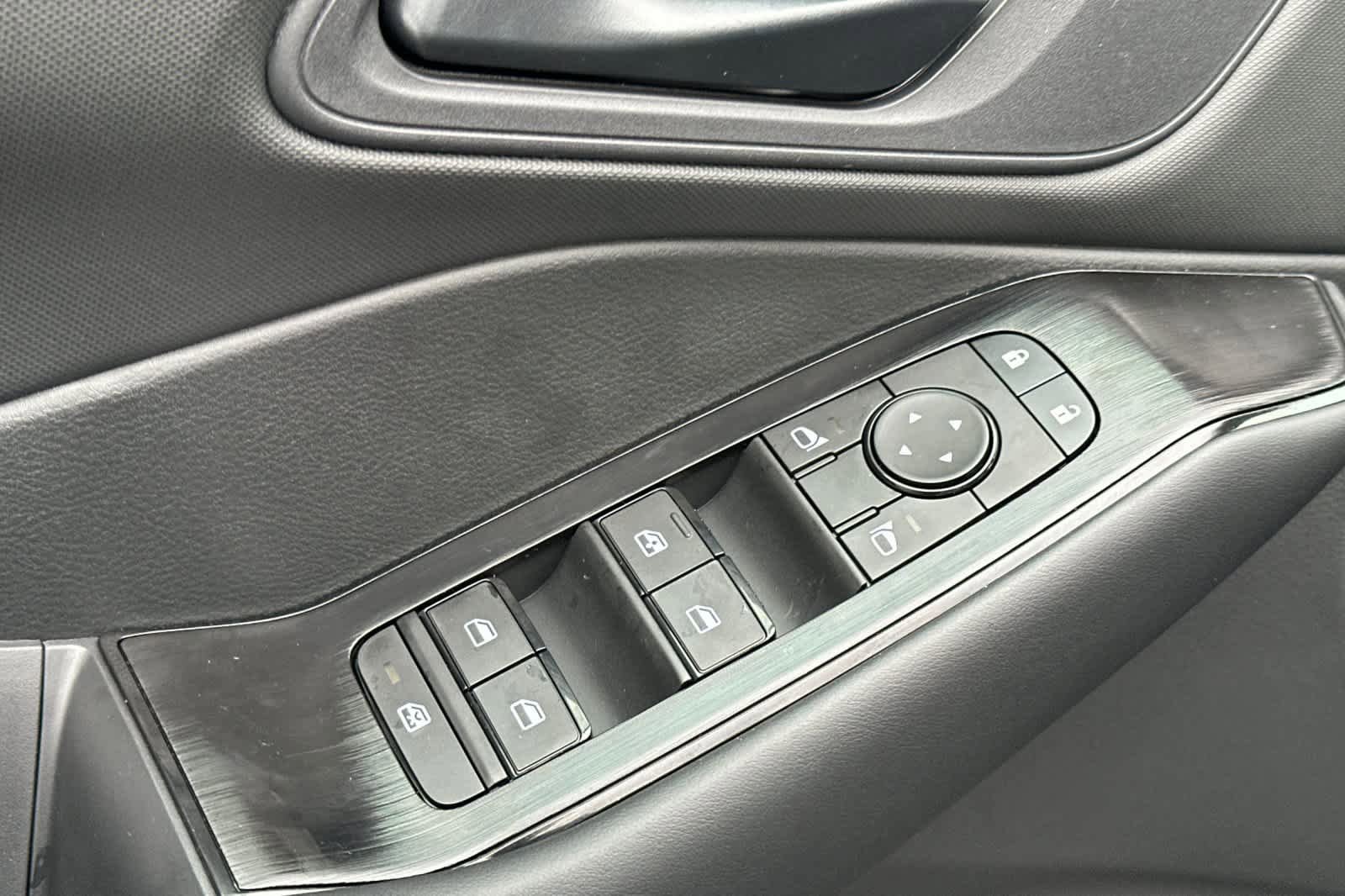 New 2026 Nissan Rogue S image 13