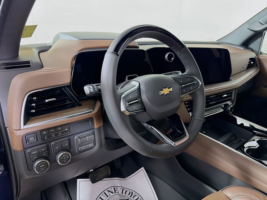 New 2026 Chevrolet Suburban High Country AWD/4WD image 9