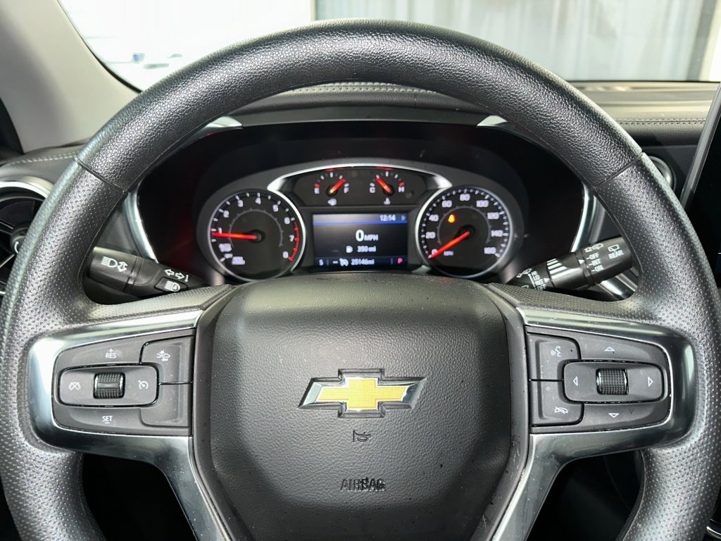 Used 2025 Chevrolet Blazer LT AWD/4WD image 9