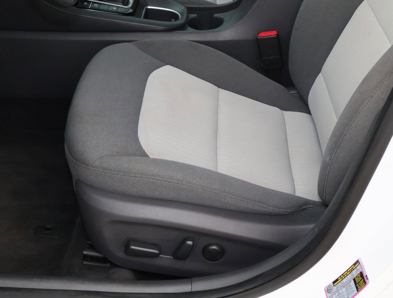 Used 2020 Hyundai Ioniq SEL FWD image 13