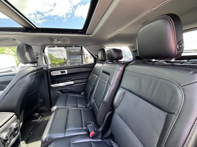 Used 2020 Ford Explorer Limited w/ Hybrid Equipment Group 310A AWD/4WD image 18