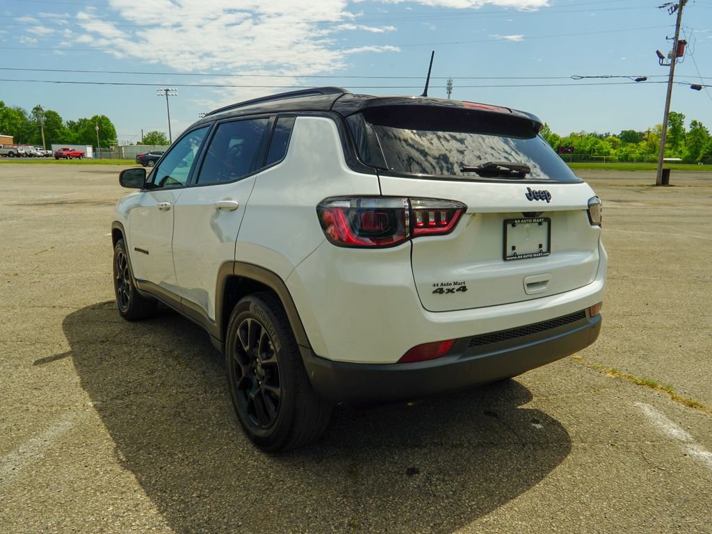 Used 2023 Jeep Compass Altitude w/ Sun and Sound Group AWD/4WD image 4