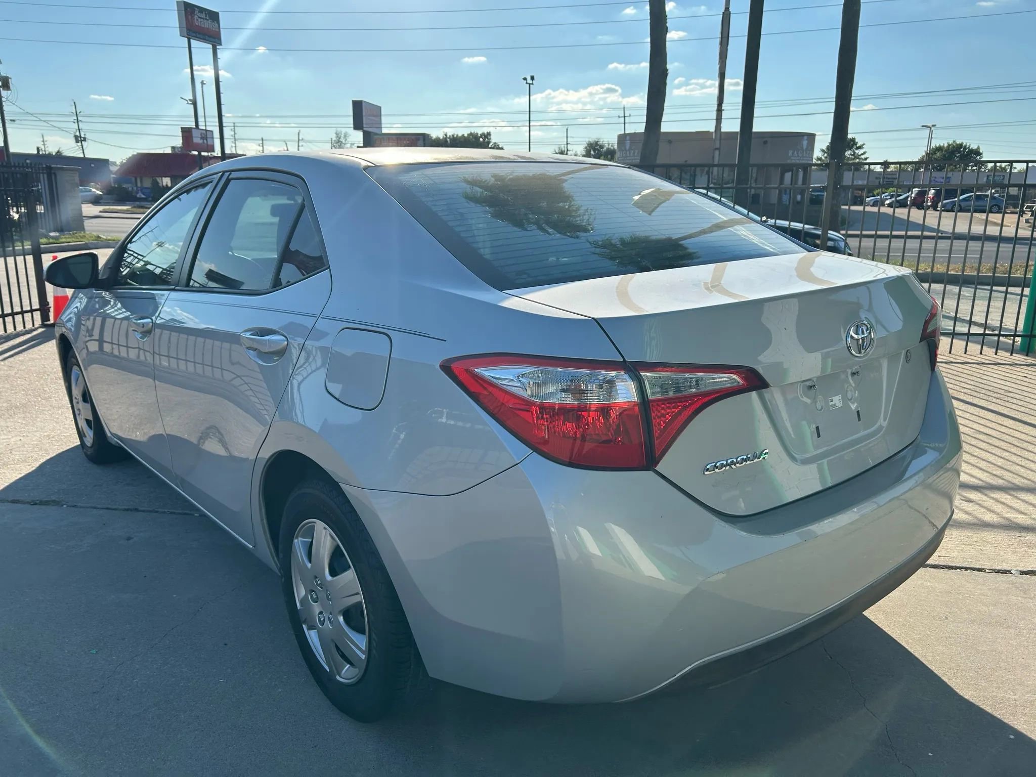 Used 2015 Toyota Corolla L image 4