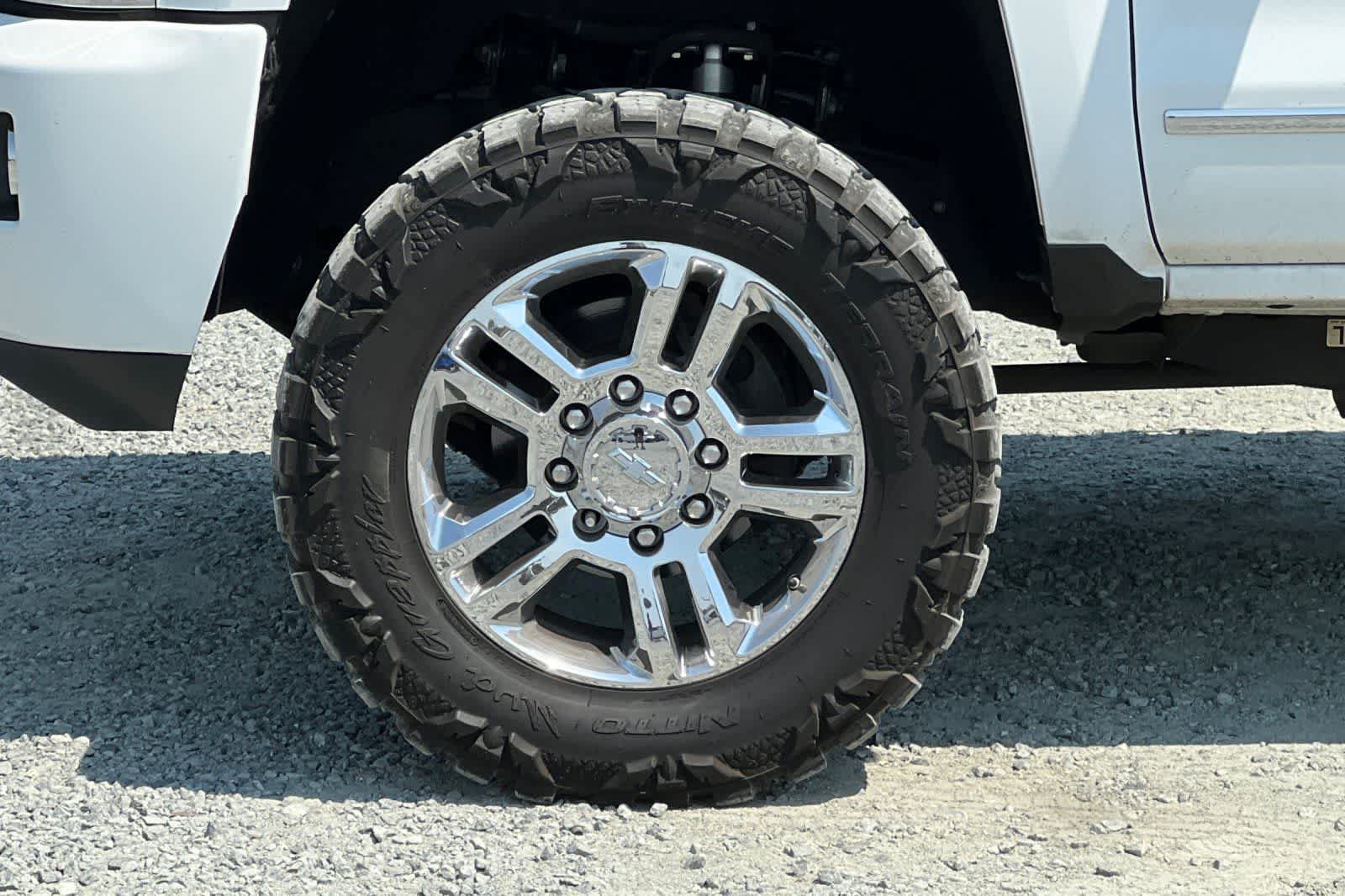 Used 2017 Chevrolet Silverado 2500 High Country w/ Duramax Plus Package AWD/4WD image 12