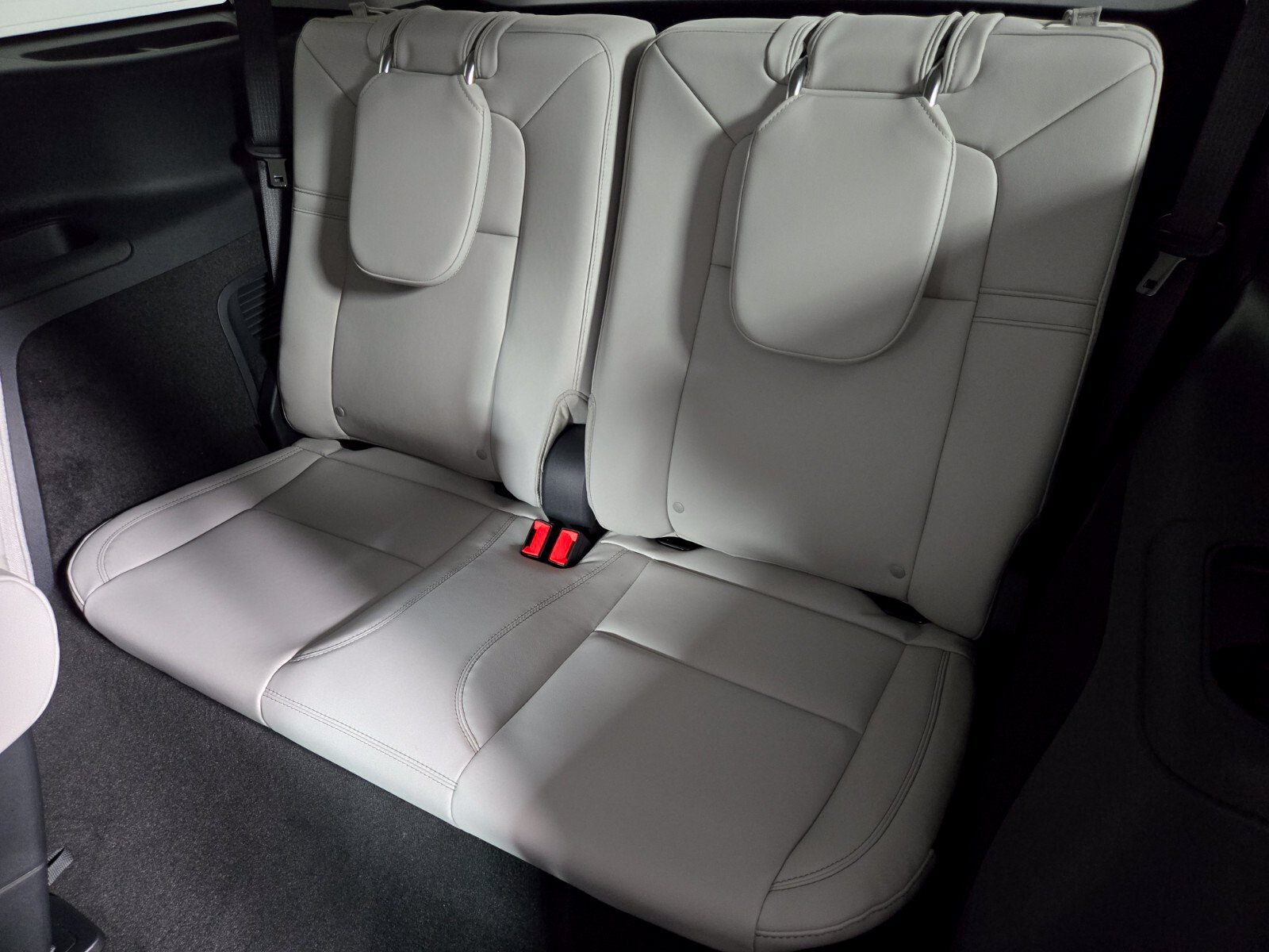 New 2027 Lincoln Aviator AWD image 15