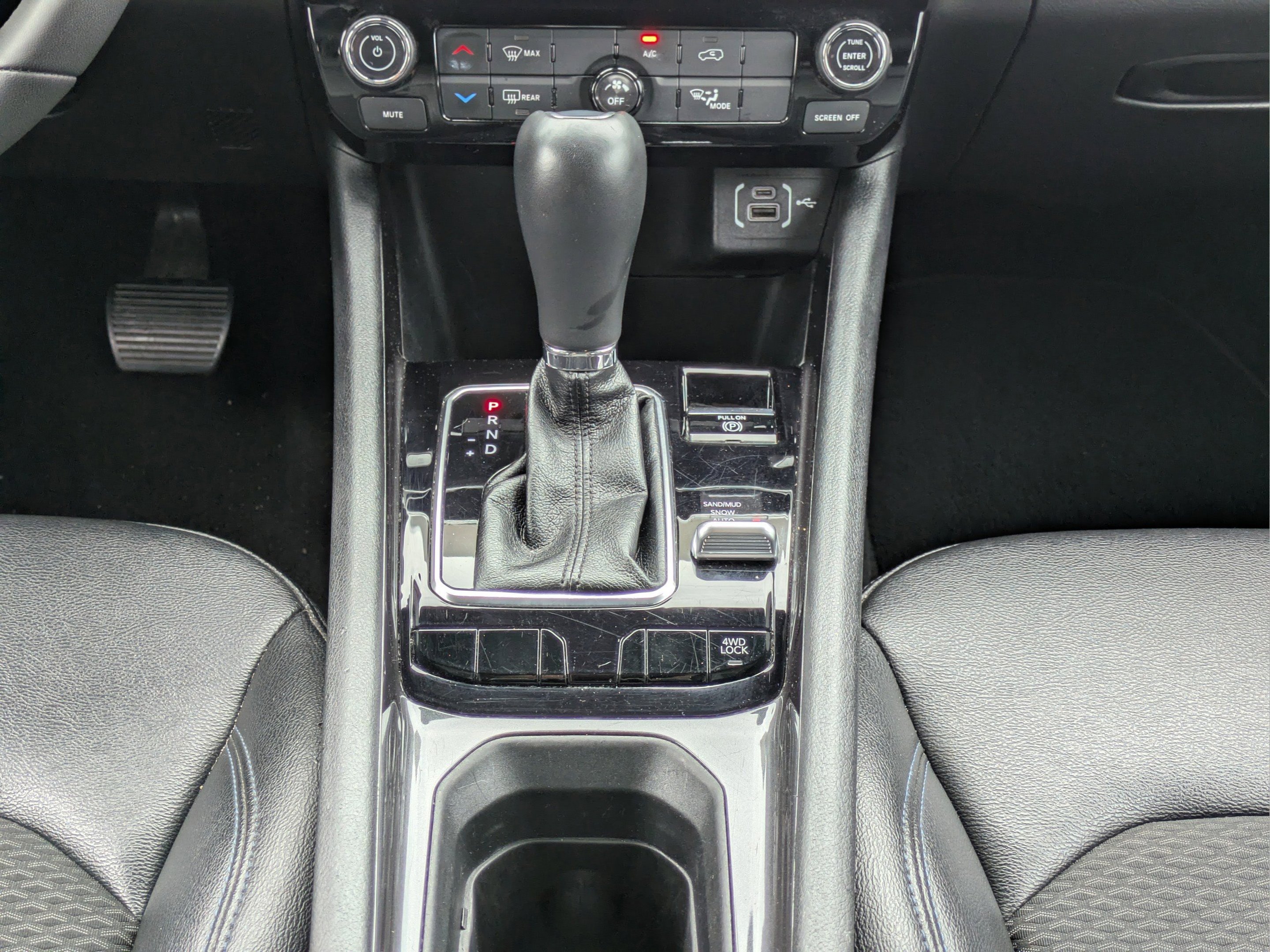 Used 2024 Jeep Compass Latitude AWD/4WD image 16