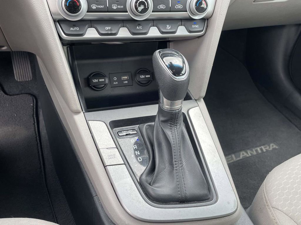 Certified 2024 Hyundai Sonata SEL w/ Convenience Package FWD image 15