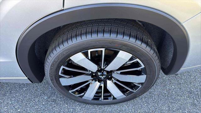 New 2025 Mitsubishi Outlander SEL image 9