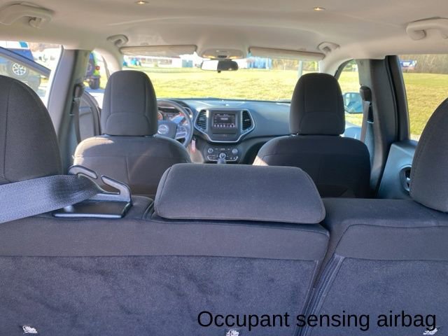 Used 2019 Jeep Cherokee Latitude w/ Popular Appearance Group image 24