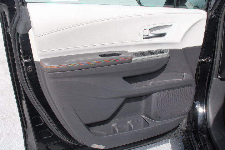 Used 2021 Toyota Sienna XSE w/ XSE Plus Package AWD/4WD image 10