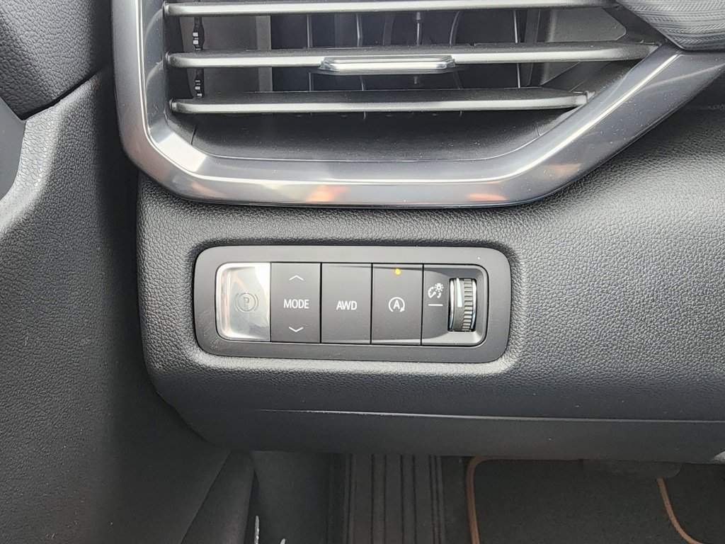 New 2026 GMC Acadia AT4 w/ Luxury Package image 18