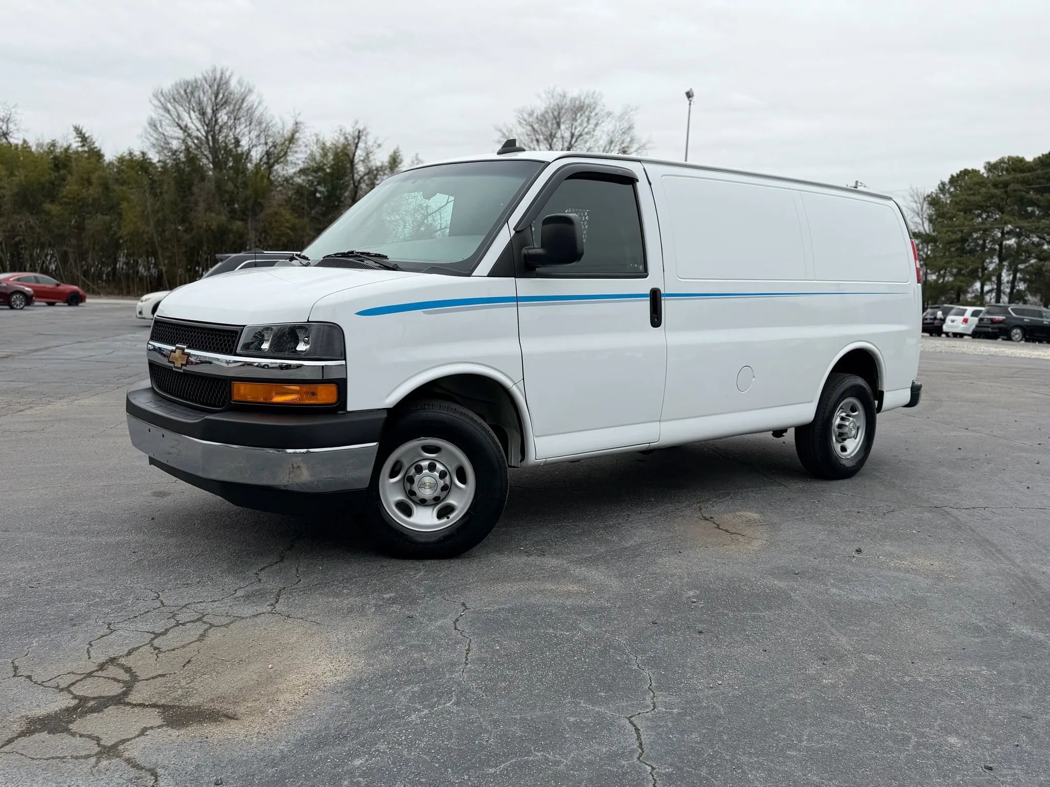 Used 2020 Chevrolet Express 2500 w/ Driver Convenience Package image 3