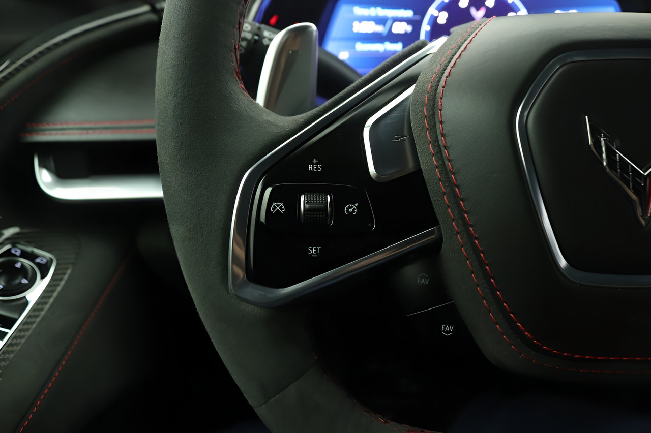 Used 2022 Chevrolet Corvette Stingray Premium Cpe w/ Z51 Performance Package RWD image 8