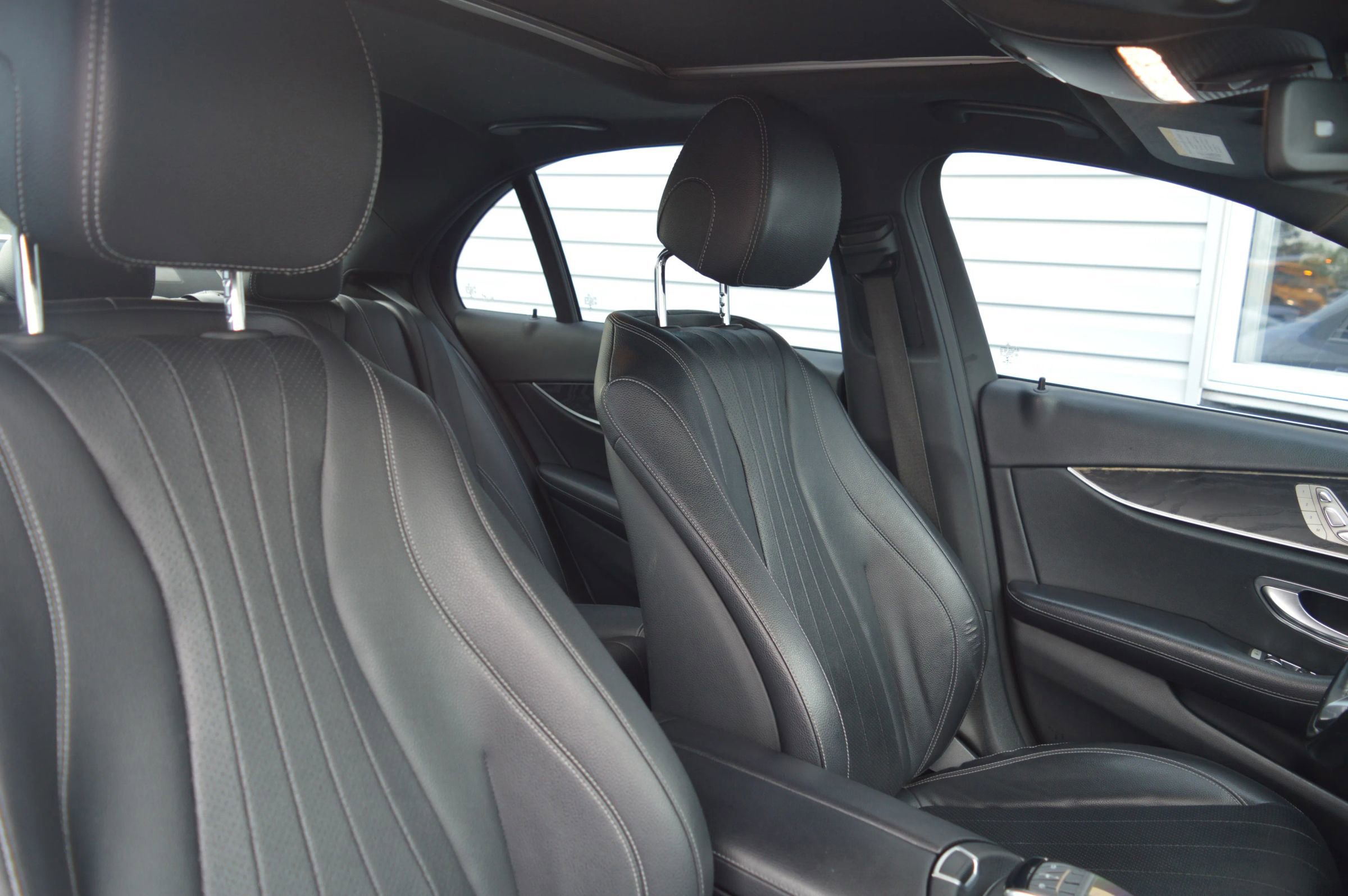 Used 2018 Mercedes-Benz E 300 4MATIC image 18
