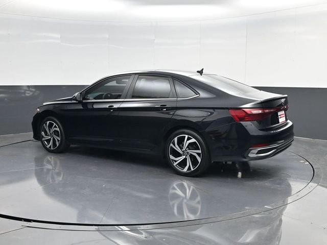 Used 2025 Volkswagen Jetta SEL FWD image 5
