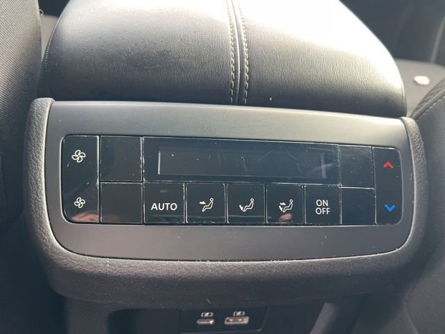 Used 2024 Nissan Pathfinder SV image 32