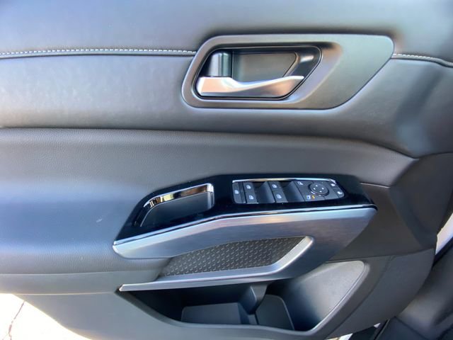 New 2025 Nissan Pathfinder SL w/ Black Appearance Package image 20