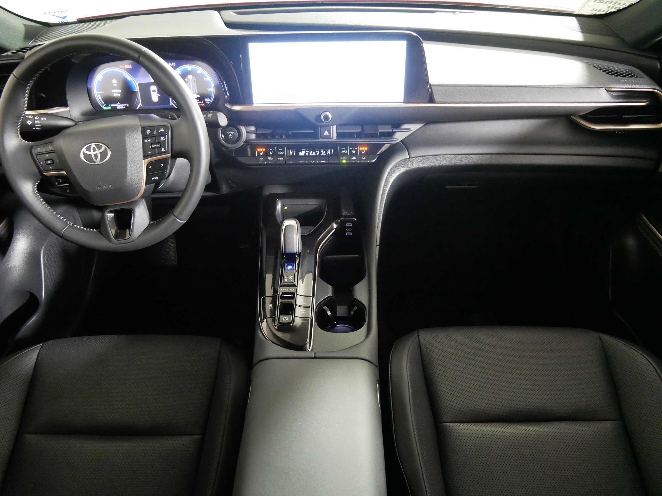 Used 2025 Toyota Crown Signia image 10