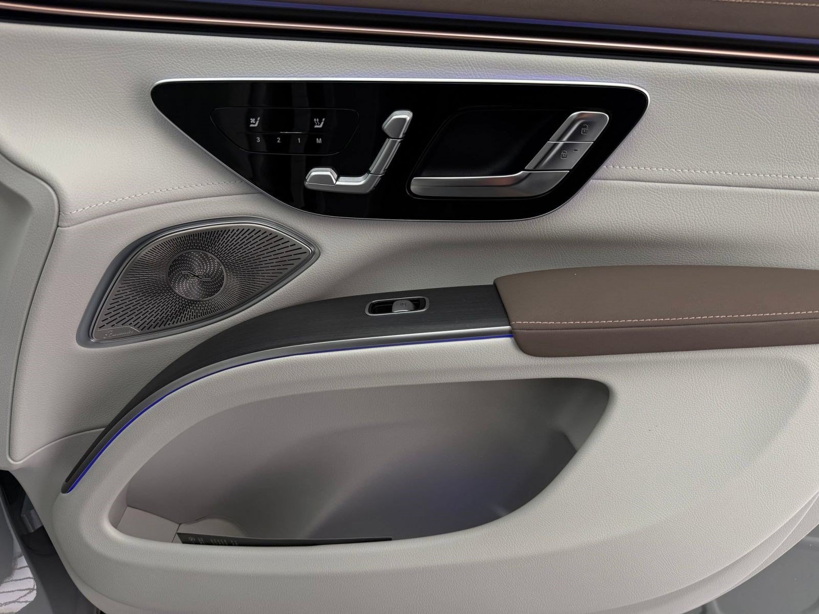 New 2027 Mercedes-Benz EQS 400 4MATIC SUV image 28