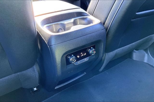 Used 2025 Chevrolet Traverse LT FWD image 10