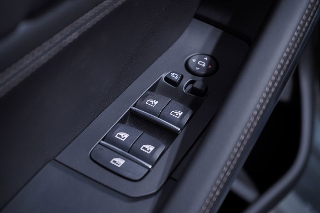 New 2026 BMW X6 xDrive40i w/ Premium Package AWD/4WD image 11