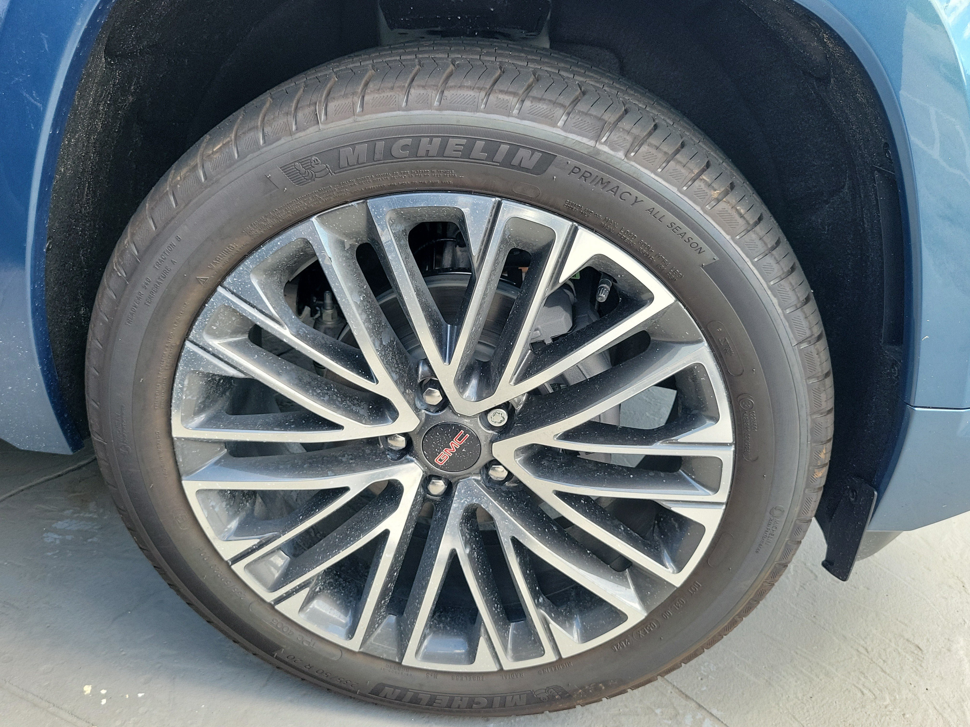 New 2027 GMC Terrain Denali w/ LPO, Floor Liner Package AWD/4WD image 4