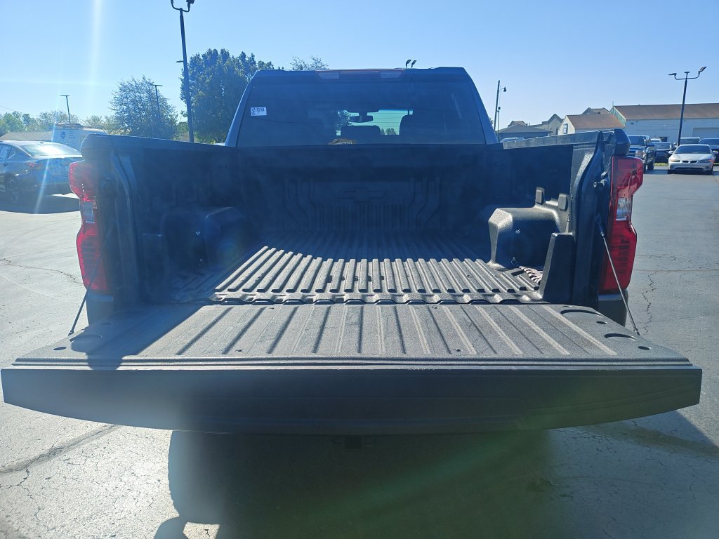 Used 2022 Chevrolet Silverado 1500 LT AWD/4WD image 9