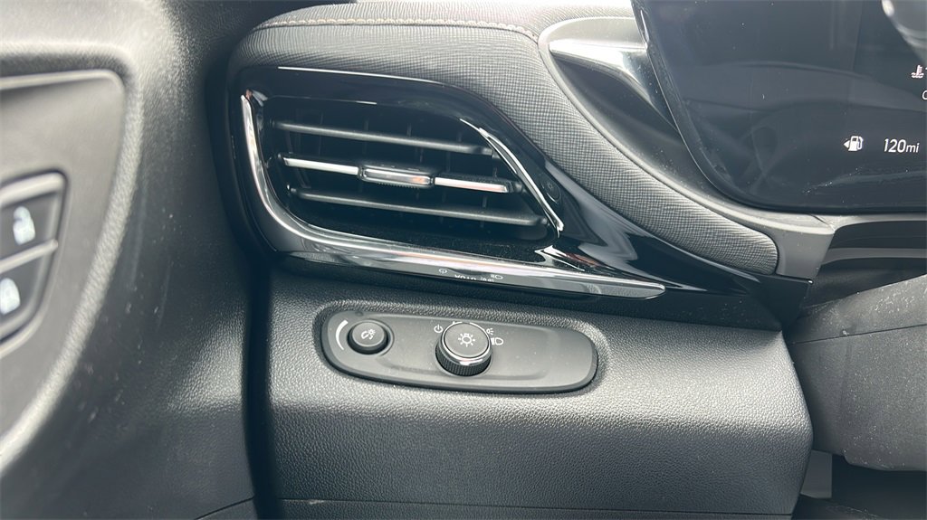 Used 2025 Buick Envista Avenir image 28