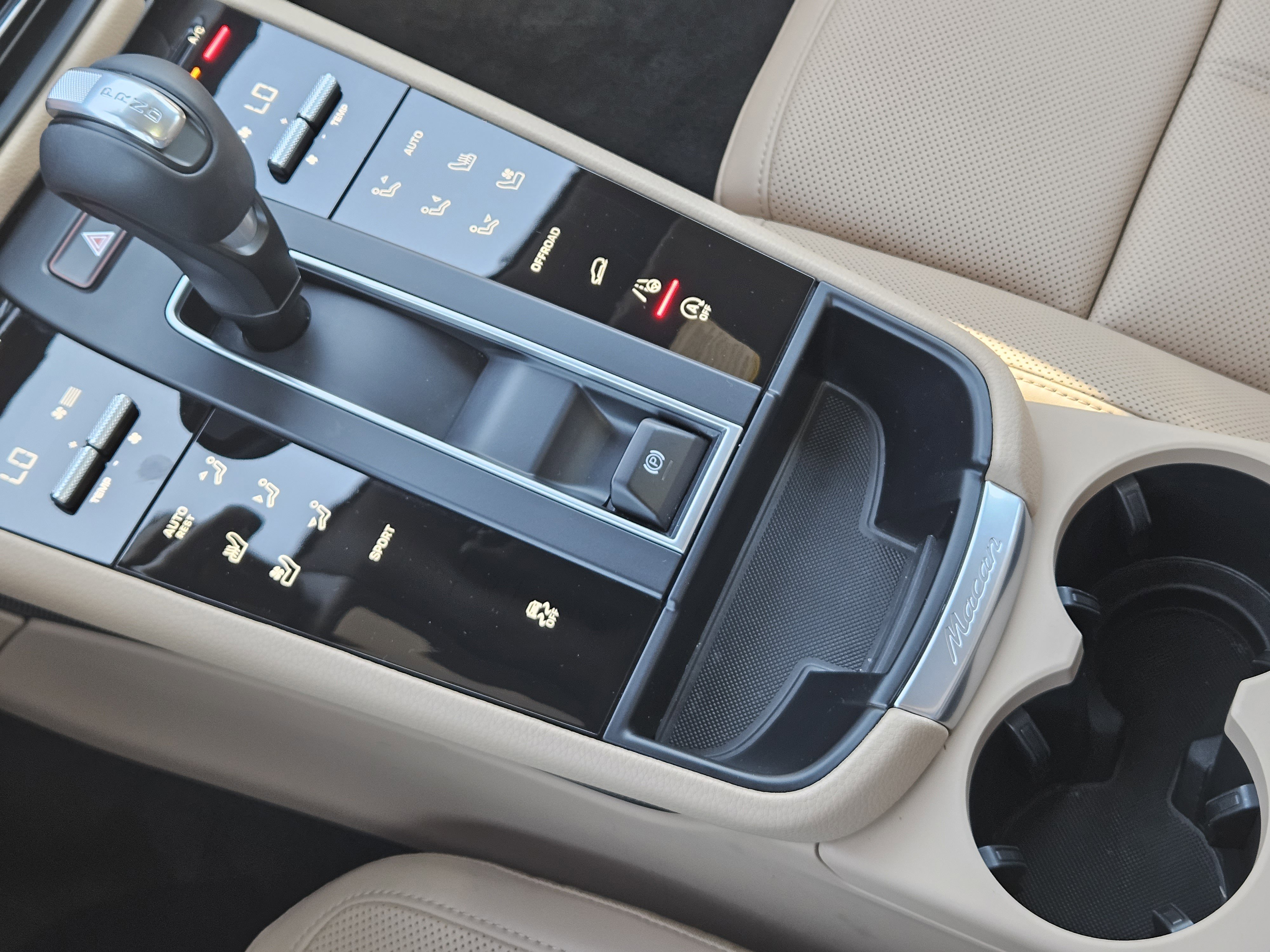 Certified 2026 Porsche Macan image 20