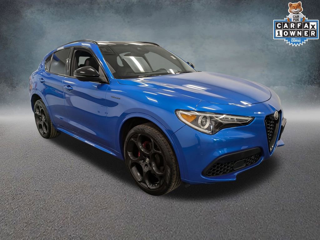 Used 2023 Alfa Romeo Stelvio Veloce AWD/4WD image 3