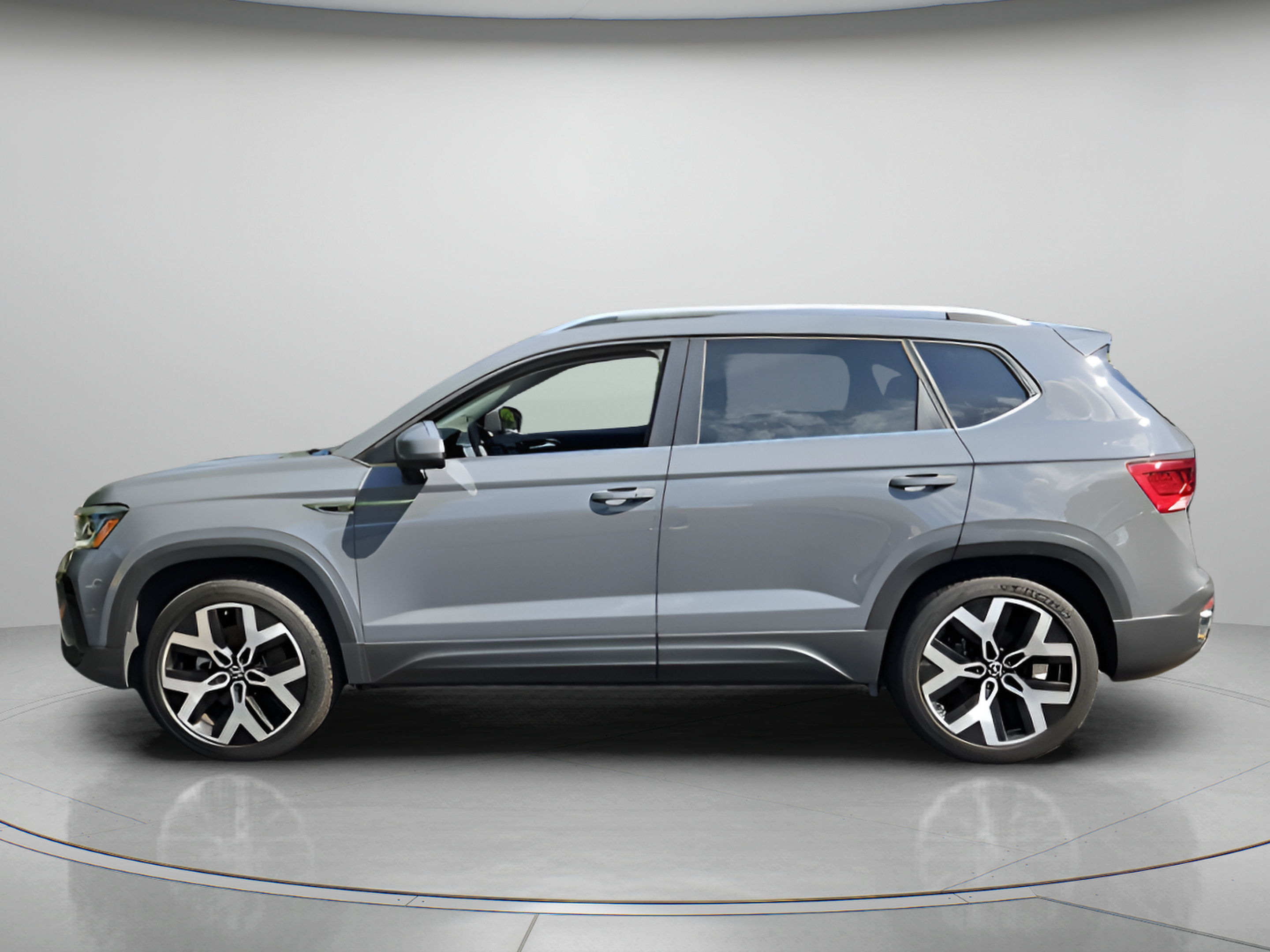 Certified 2022 Volkswagen Taos SEL AWD/4WD image 2