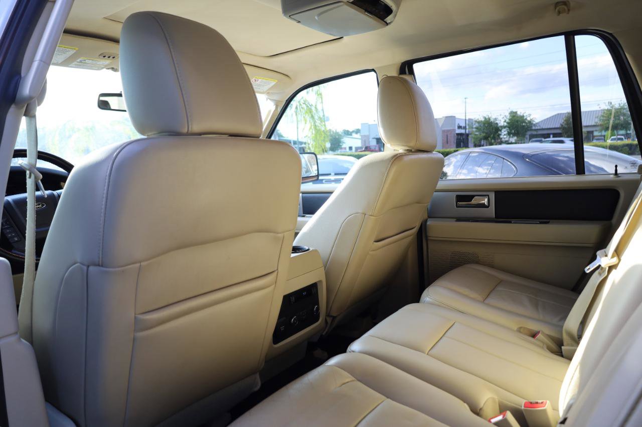 Used 2016 Ford Expedition XLT w/ Equipment Group 202A RWD image 15