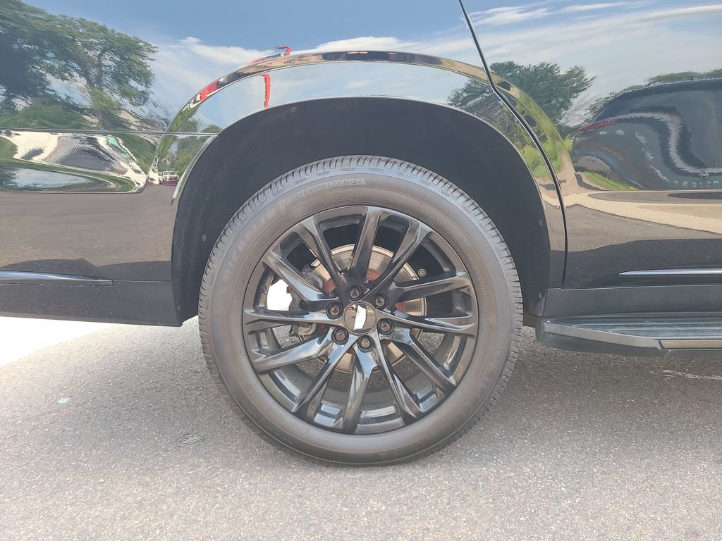 Used 2021 Cadillac Escalade Sport w/ LPO, Illumination Package AWD/4WD image 17