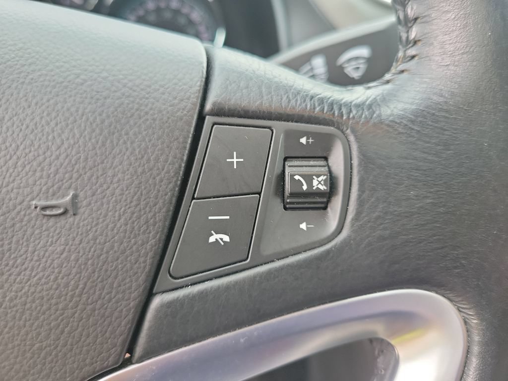 Used 2013 Chevrolet Captiva Sport LTZ FWD image 24
