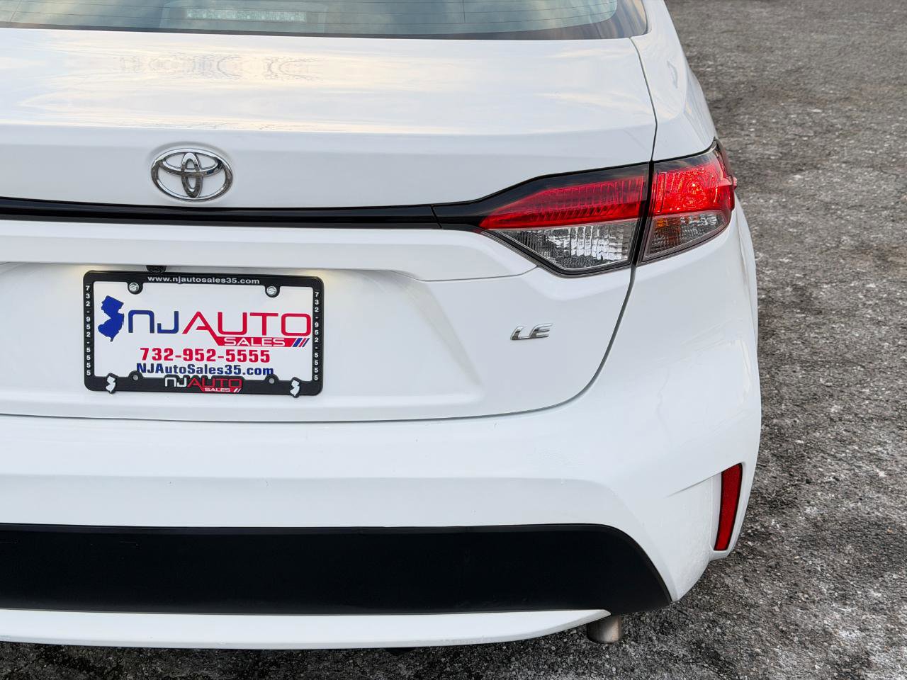 Used 2021 Toyota Corolla LE FWD image 66