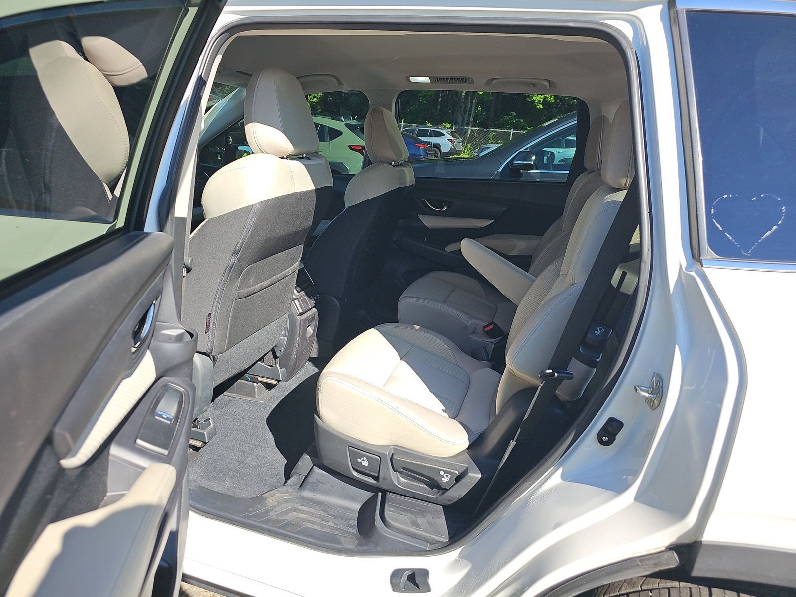 Used 2021 Subaru Ascent Premium w/ Convenience Package AWD/4WD image 17