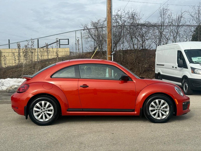 Used 2017 Volkswagen Beetle 1.8T FWD image 2