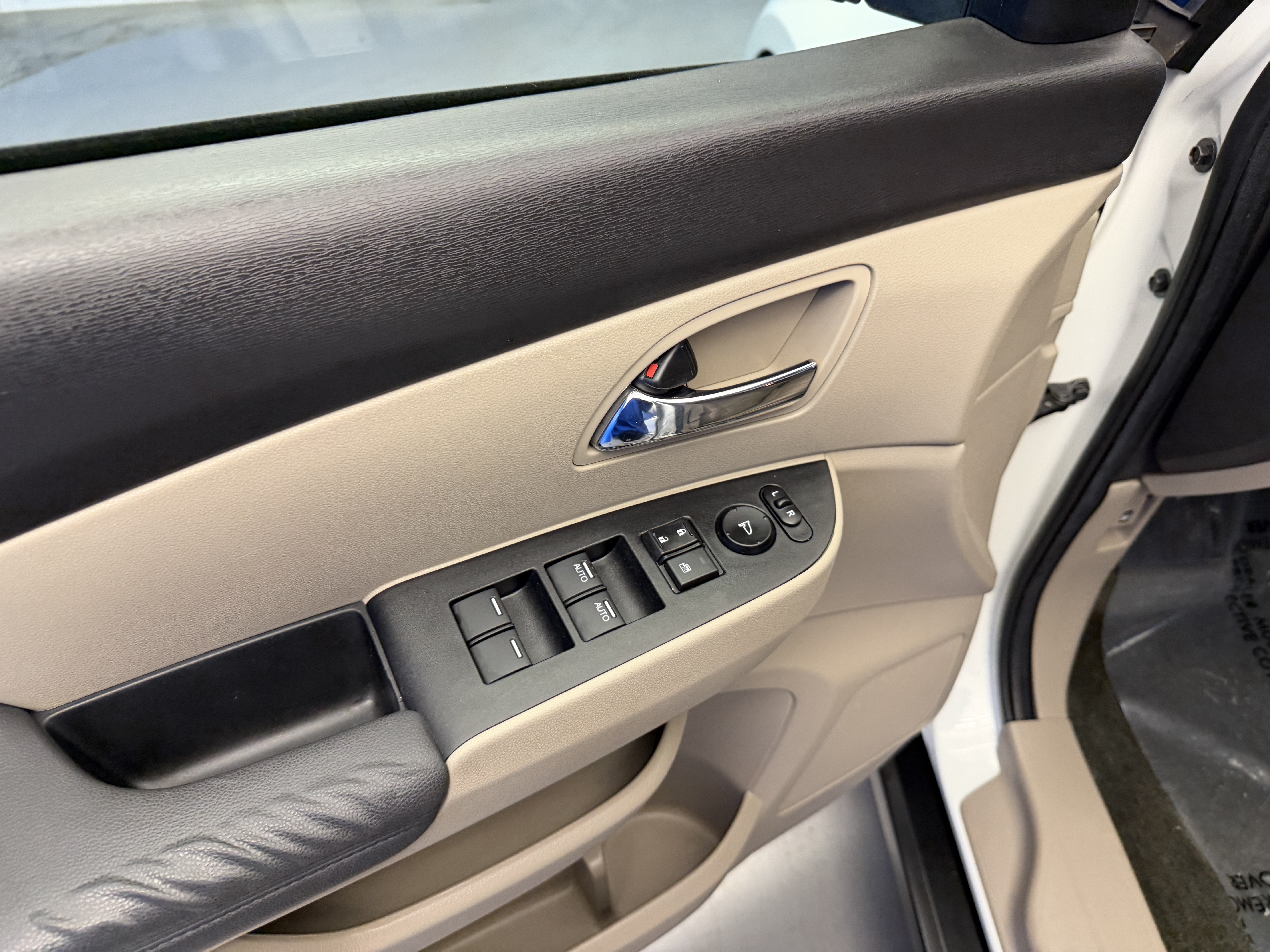 Used 2014 Honda Odyssey EX-L image 10