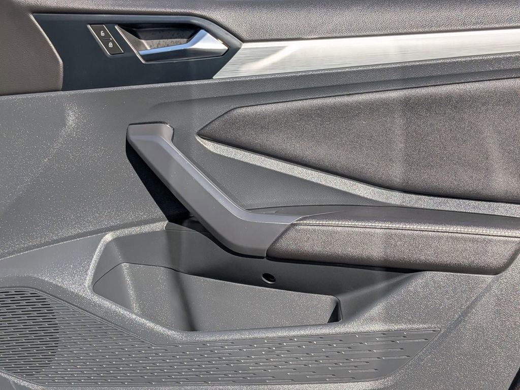 Used 2025 Volkswagen Jetta Sport image 32