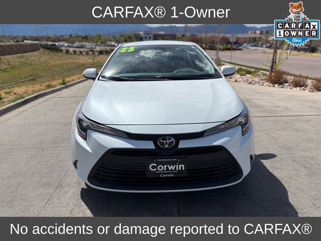 Used 2025 Toyota Corolla LE w/ LE Premium Package image 2