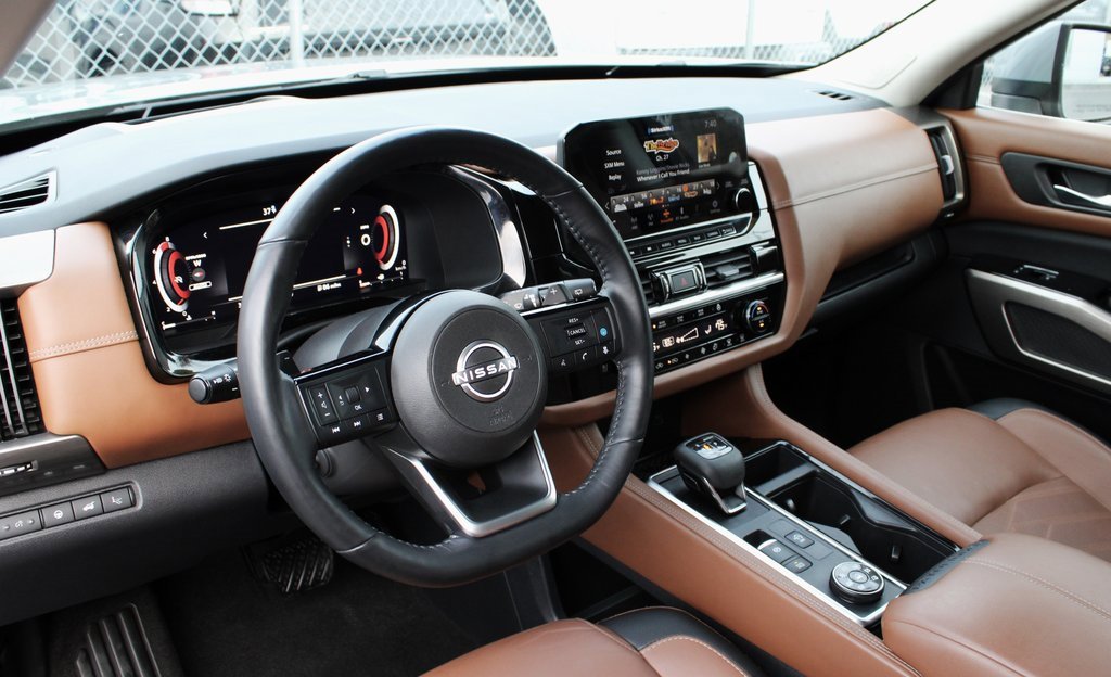 Certified 2023 Nissan Pathfinder Platinum image 30