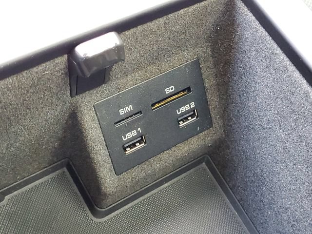 Used 2019 Porsche Macan AWD/4WD image 31