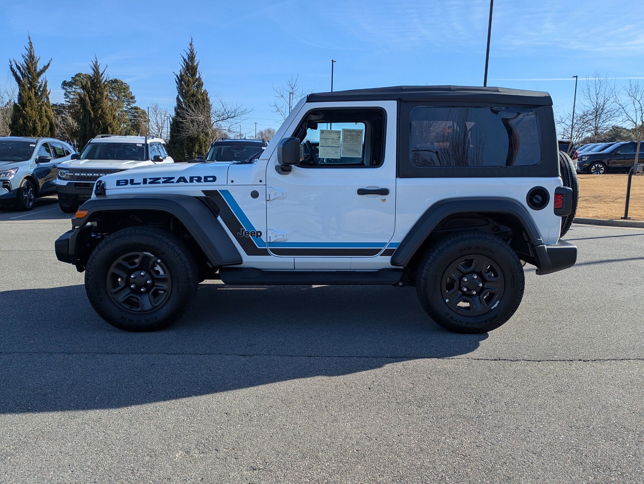 Used 2025 Jeep Wrangler Sport image 7