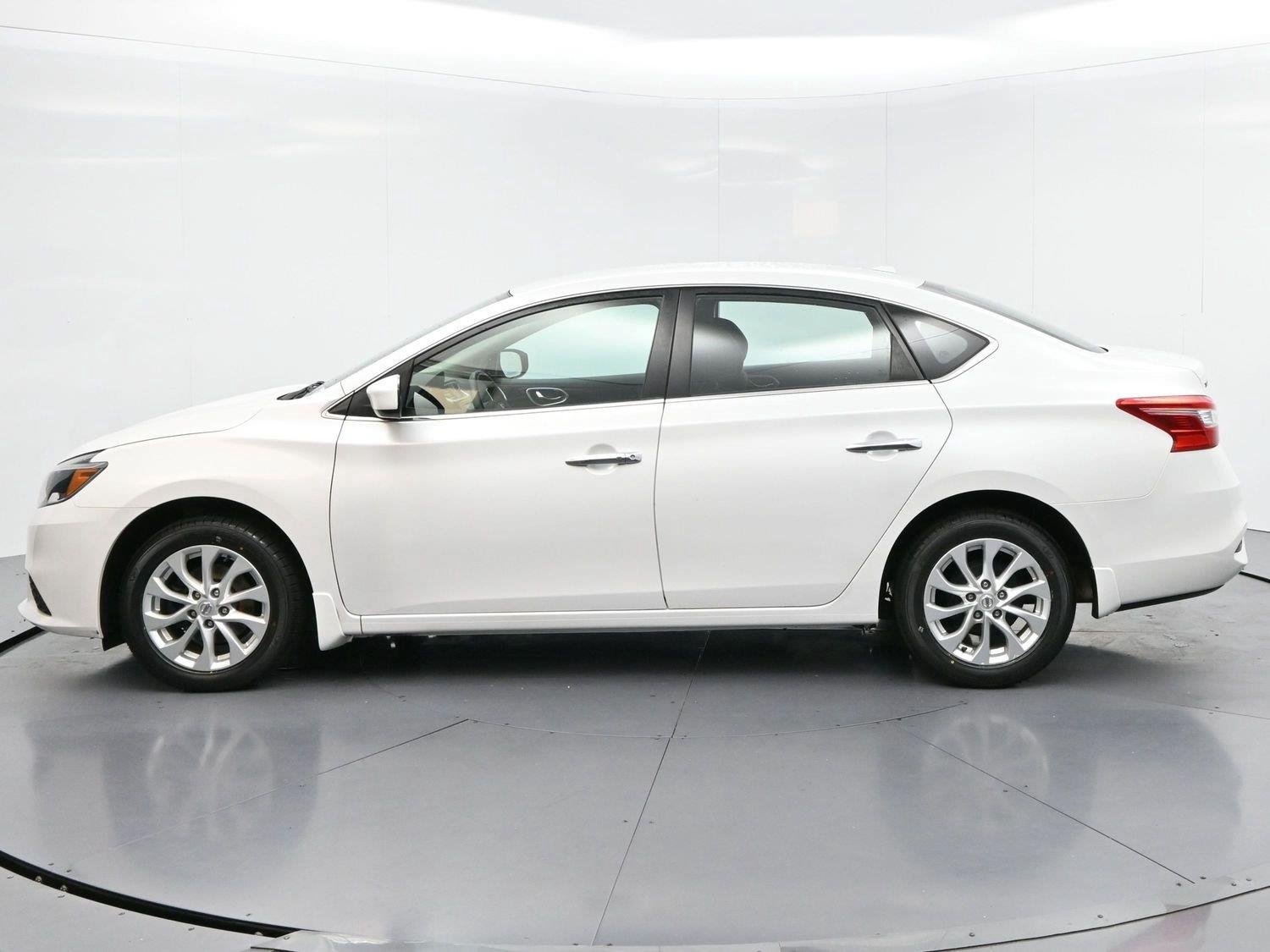Used 2018 Nissan Sentra SV w/ All Weather Package FWD image 5